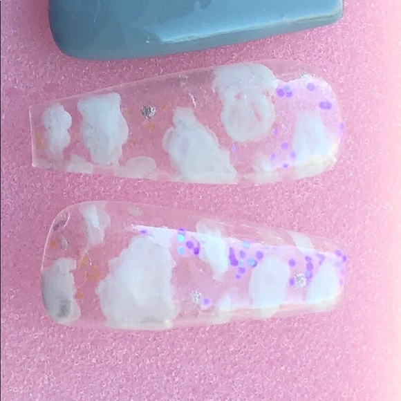 Press on custom gel nails long coffin clouds - Picture 3 of 6